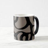 Signalen op afstand: Abstract zwart & grijs Magische Mok (Voorkant rechts)