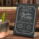 Signature Cocktails Chalkboard Wedding Drinken Reclamebord Met Voetstuk<br><div class="desc">Laat de huwelijksgasten je Signature Cocktails in stijl kennen! Het ontwerp kenmerkt een krijtbordstijl die om het even welke trouwbar zou passen. Dit is ontworpen op maat 8 x 10. Voeg gewoon uw details toe en laat de toast beginnen!</div>