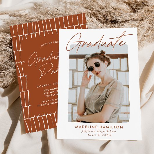 Signature Script Terracotta Foto Graduation Party Kaart