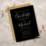 Signature Script Weduwing Black and Gold Folie Uitnodiging<br><div class="desc">Deze elegante trouwuitnodiging met echte gouden folie- en handtekeningnamen kan worden gepersonaliseerd met je informatie in het schrijven van een tekenfilm. Ontworpen door: Thisnotme©</div>