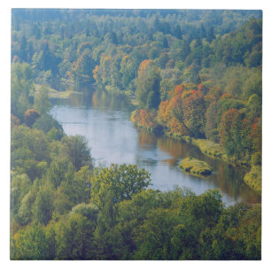 Sigulda Autumn in de rivier de Picturesque Gauja Tegeltje