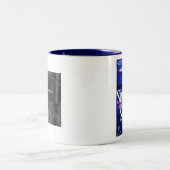 Silencing Sarah Coffee Mok (Center)