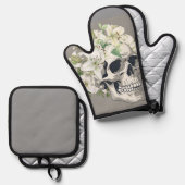 Silent Bloom: Schedel en witte lelies Ovenwant & Pannenlap Set (Voorkant / Achterkant)