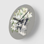 Silent Bloom: Schedel en witte lelies Ronde Klok (Hoek)