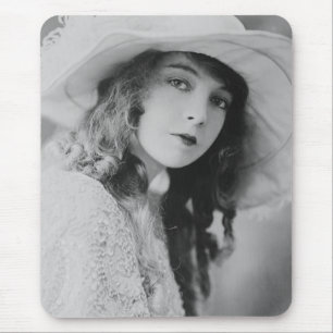 Silent Film Star Lillian Gish Muismat