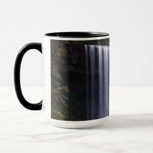 Silent Forest Waterfall – Calm Nature Landscape Mok (Links)