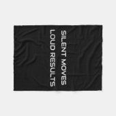 Silent Moves Loud Results - Motivation -  Fleece Deken (Voorkant (Horizontaal))