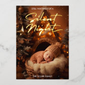 Silent Night Baby Eerste Kerst Modern Script Folie Feestdagenkaart (Voorkant)