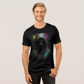 Silent Rebel – Krachtig T-shirt met donkere capuch (Voorkant volledig)