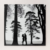 Silhouet romantisch paar omhelzen onder bomen legpuzzel (Horizontaal)