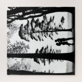 Silhouet romantisch paar omhelzen onder bomen legpuzzel (Verticaal)