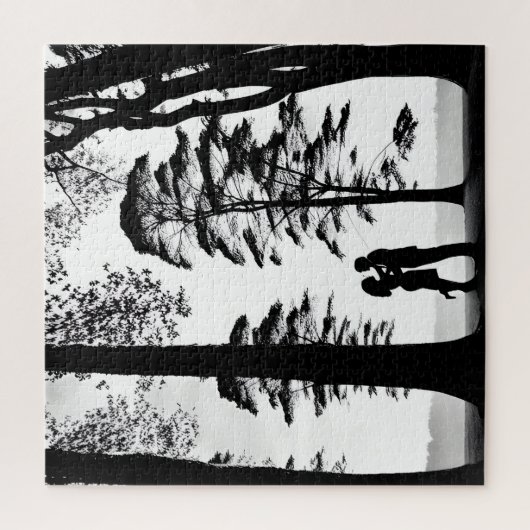 Silhouet romantisch paar omhelzen onder bomen legpuzzel (Verticaal)