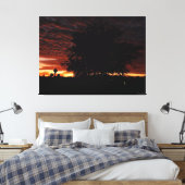 Silhouet van een boom bij schemering canvas afdruk (Insitu (Slaapkamer))