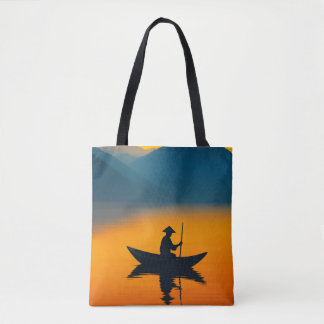 Silhouet van een bootman bij zonsondergang – Aziat Tote Bag