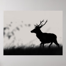 Silhouet van een edelhert in nevel – Zwart en Wit