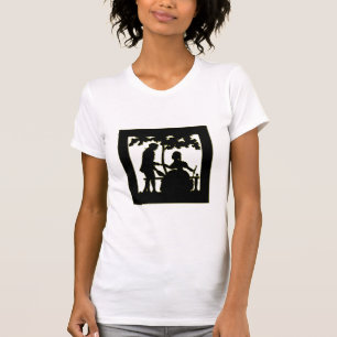 Silhouet van een Paar in Liefde in een park T-shirt