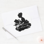 Silhouet van Jong Meisje Lezing Boekplaat Ronde Sticker (Envelop)