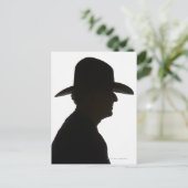 Silhouet van man in profiel dragen traditioneel briefkaart (Staand voorkant)