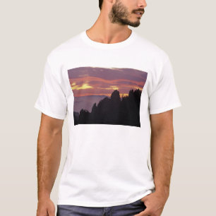 Silhouet van Mt. Huangshan (Gele Berg) bij T-shirt