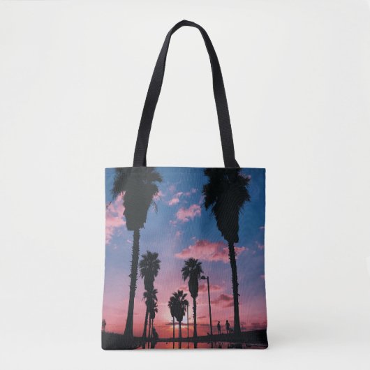 Silhouette boom onder troebele hemel tote bag (Voorkant)