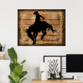 Silhouette cowboy op een bucking bronco paard poster (Thuiskantoor)