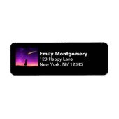 Silhouette Girl kijkt naar het storen van metaal n Etiket (Voorkant)