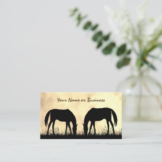 Silhouette Horses Grazing in het veld bij zonsonde Visitekaartje (Staand voorkant)