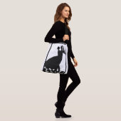 silhouette koppels dansen in het donker crossbody tas (Op model)