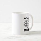 Silhouette meisjes spelen Voetbal Koffiemok (Voorkant rechts)