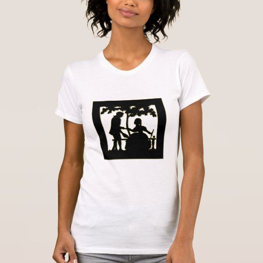 Silhouette of a Couple in Love in a park T-shirt (Voorkant)