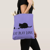 Silhouette of Cat bij Play "Eat Play Love" Tote Bag (Dichtbij)