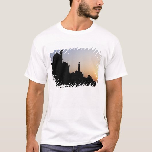 Silhouette of The Taj Mahal bij zonsondergang, Agr T-shirt (Voorkant)