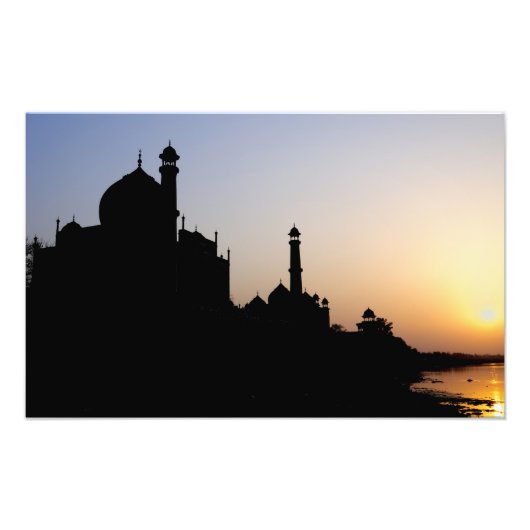 Silhouette of The Taj Mahal in sunset, Agra, Foto Afdruk (Voorkant)