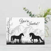 Silhouette Paarden en Berg Zwart Wit Trouwen Kaart (Staand voorkant)