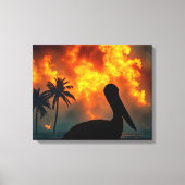 Silhouette Pelikaan Kijken naar een Wildfire Canvas Afdruk (Voorkant)