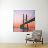 SILHOUETTE VAN BRIDGE ONDER DUIDELIJKE SKY WANDKLEED (In situ)