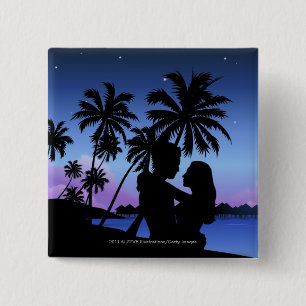 Silhouette van een paar dat op het strand omarmt vierkante button 5,1 cm