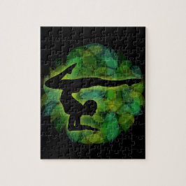 Silhouette van een persoon die gymnastiek of yoga  legpuzzel