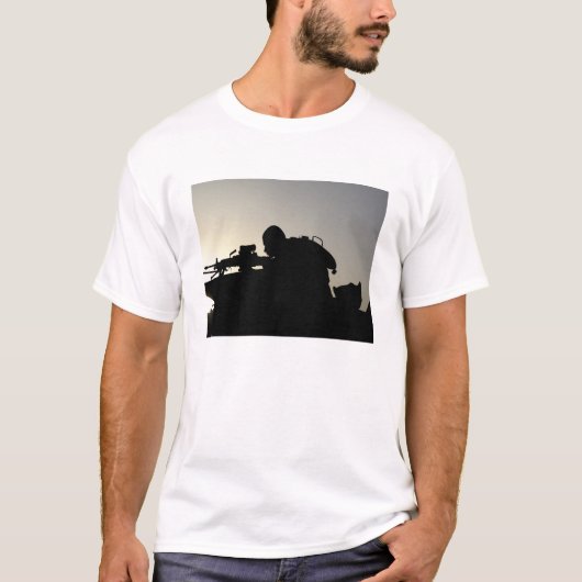 Silhouette van een Squad Automatic Weapon gunner T-shirt (Voorkant)