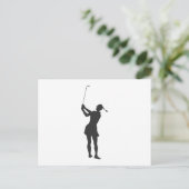 Silhouette van een vrouw die golf speelt briefkaart (Staand voorkant)