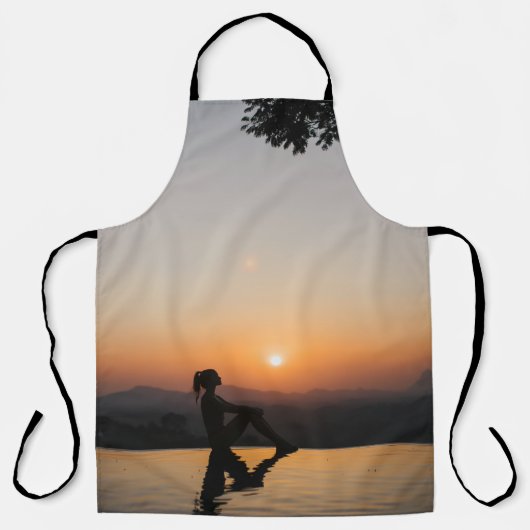 Silhouette van een vrouw die op de rand van de eeu schort (Voorkant)