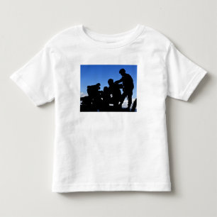 Silhouette van soldaten kinder shirts
