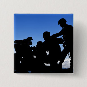 Silhouette van soldaten vierkante button 5,1 cm