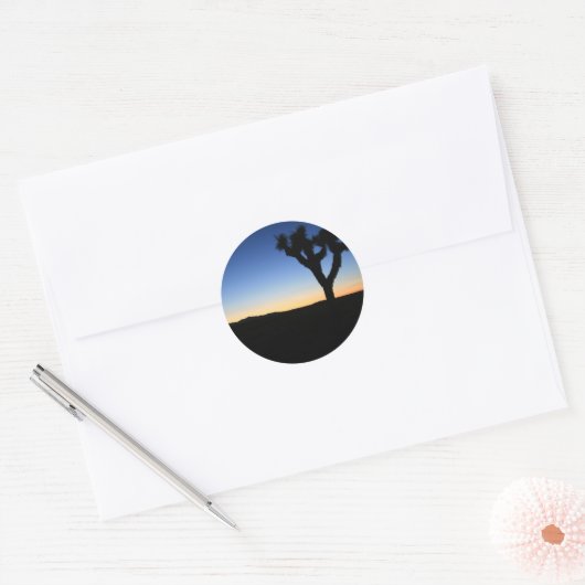 Silhouetted Joshua Tree Ronde Sticker (Envelop)