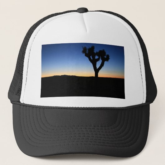 Silhouetted Joshua Tree Trucker Pet (Voorkant)