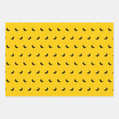 Silhouettes of Small Black Bananas on Yellow Inpakpapier Vel (Voorkant 2)