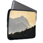 Silhouettes uit bergen laptop sleeve (Voorkant Rechts)