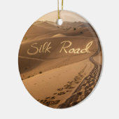 Silk Road Desert Landscape Typography Art Keramisch Ornament (Links)