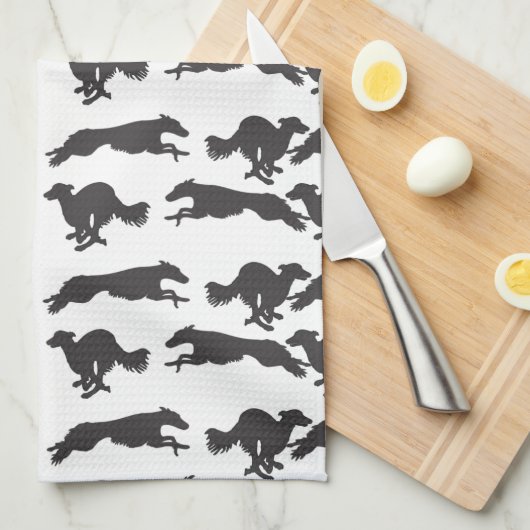 Silken Windhounds aan het lopen Theedoek (Quarter Fold)