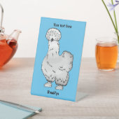 Silkie cartoon illustratie reclamebord met voetstuk (Insitu)